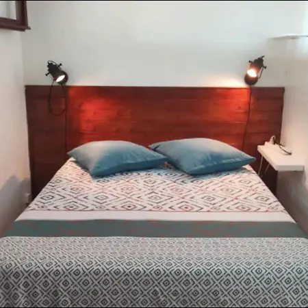 Apartment Accommodation In Front Of The Sea In Giens ! *